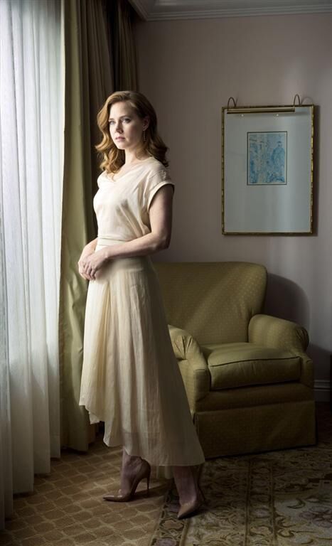 Эми Адамс: фотосессия в мятом платье, без ретуши