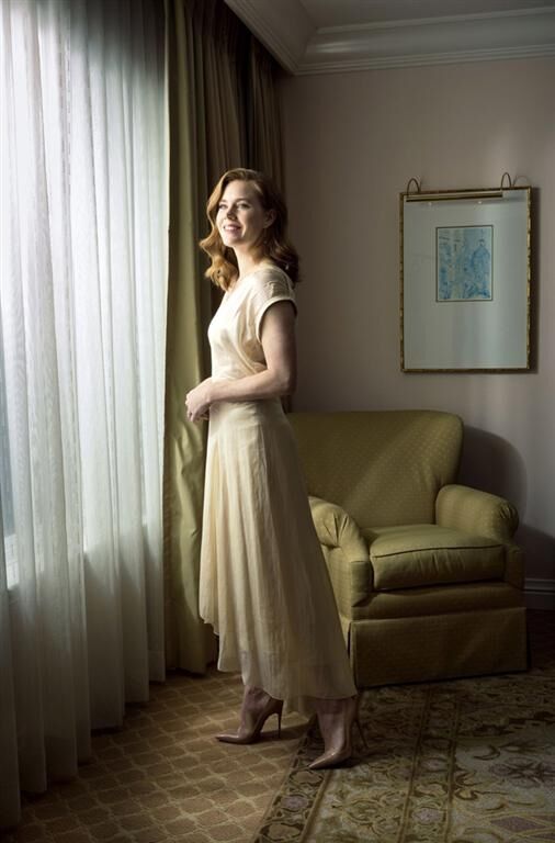 Эми Адамс: фотосессия в мятом платье, без ретуши