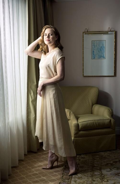 Эми Адамс: фотосессия в мятом платье, без ретуши