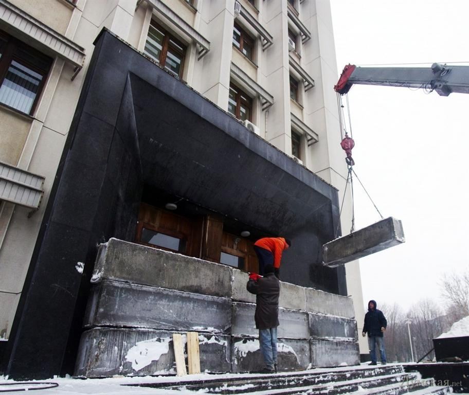 В Одессе решили на всякий случай забетонировать вход в ОГА