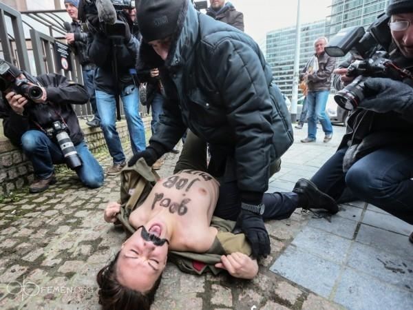 Femen пікетували саміт Росія-ЄС в Брюсселі 