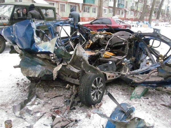 На Донетчине взорвалась машина такси: уцелели только колеса