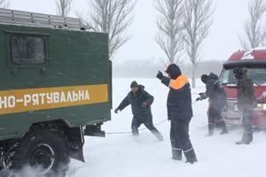 На Донетчине из снежного плена освобождены более 140 автомобилей