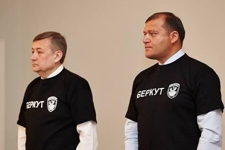 Депутати Харківської облради прийшли в футболках "Беркут"