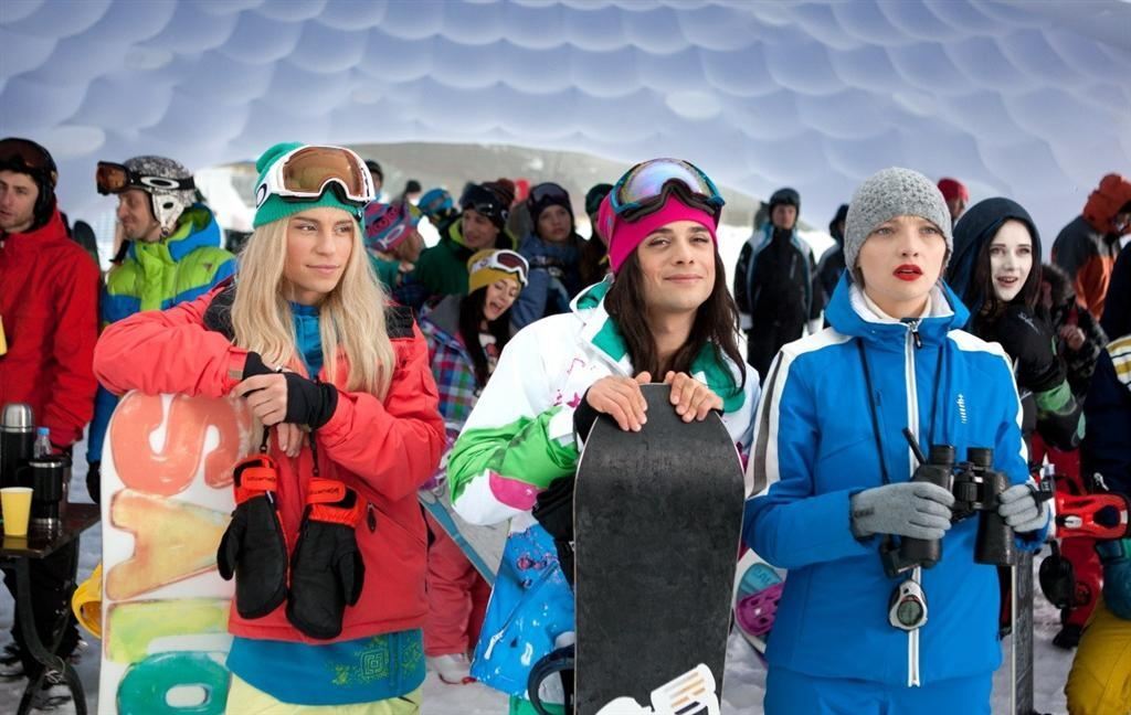 Скоро в кино: неловкие моменты спортивных девушек на девичнике в Вегасе 