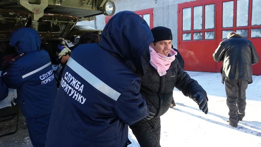 На Донетчине спасатели из снежных заносов вытащили трех беременных