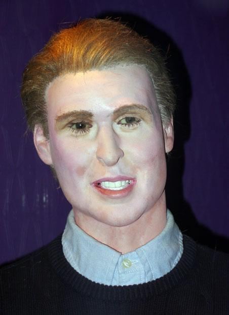 У Великобританії продали "найжахливіші в світі" воскові фігури