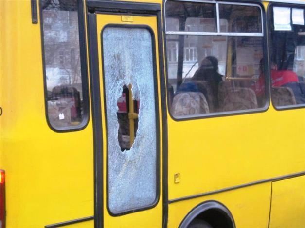 В Одессе пьяный пассажир разбил стекло в маршрутке 