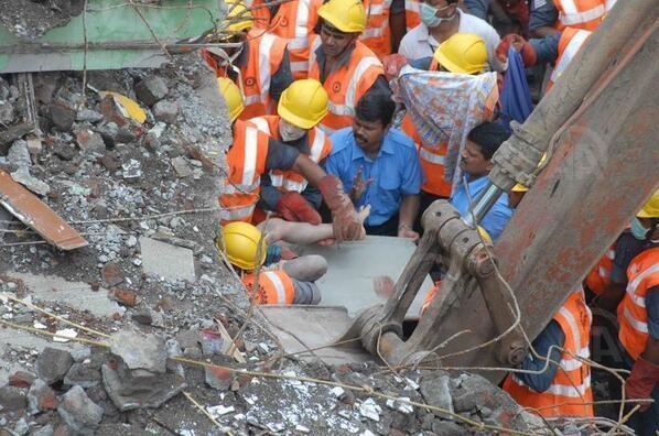 В Індії звалилося п'ятиповерхова будівля: 14 жертв