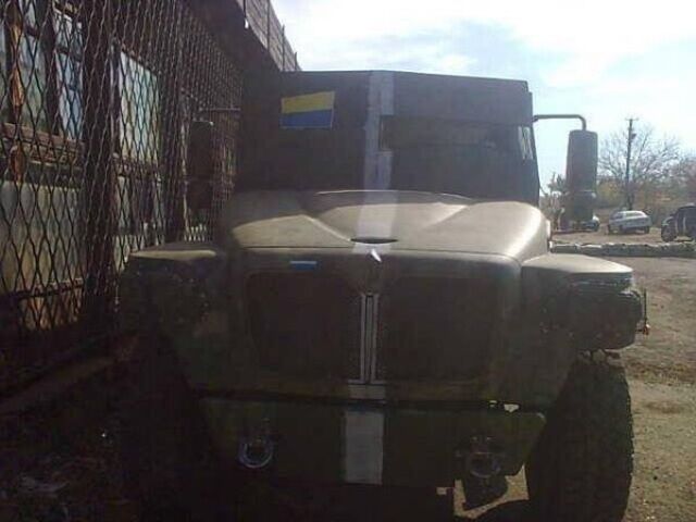 Автомобили из парка Януковича стали броневиками в зоне АТО