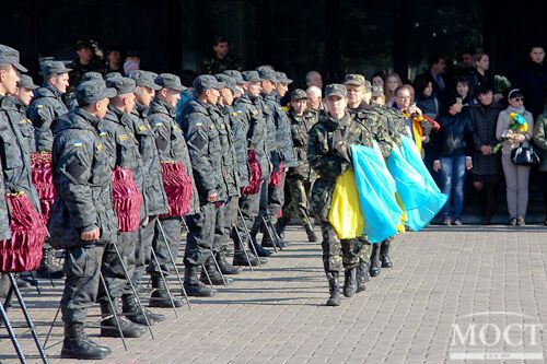 Мешканці Дніпропетровська поховали 21 невпізнаного українського бійця. Опубліковані фото