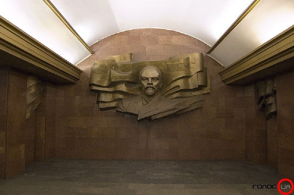 Ленина на киевской станции метро "Театральная" спрячут за 3D кулисы