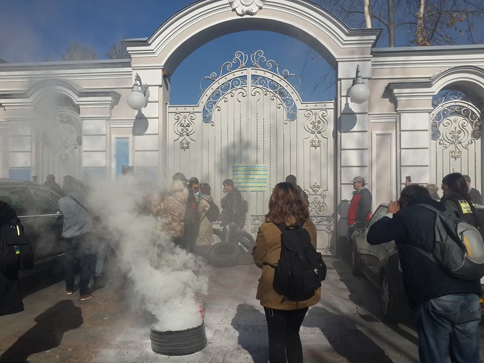 Автомайдан приїхав "в гості" до Порошенка: опубліковано фото