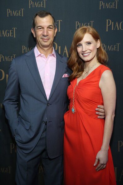 Джессика Честейн: красное платье, розовые туфли