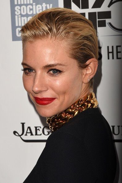 Роковая Сиенна Миллер на премьере "Охотника на лис"