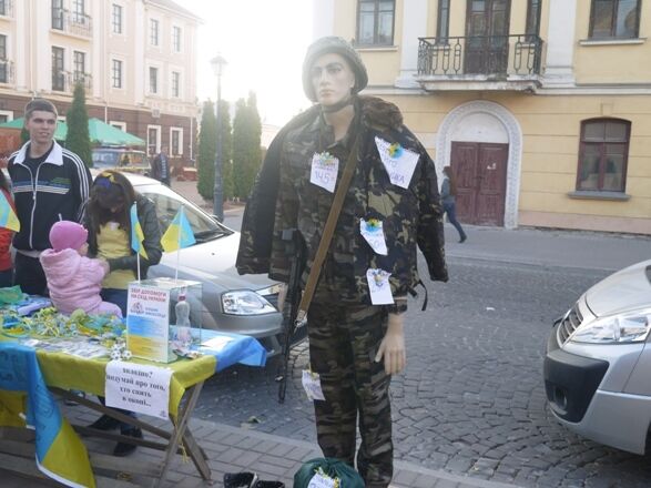 В Каменец-Подольском прошла акция "Єднання": собрали для АТО 25 тыс. гривен