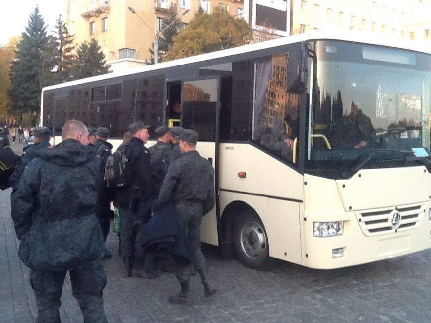 В  Харькове также митинговали срочники: мы просто хотим домой!