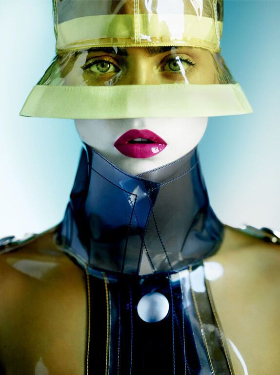 Новоиспеченная актриса Кара Делевинь во всей голой красе 