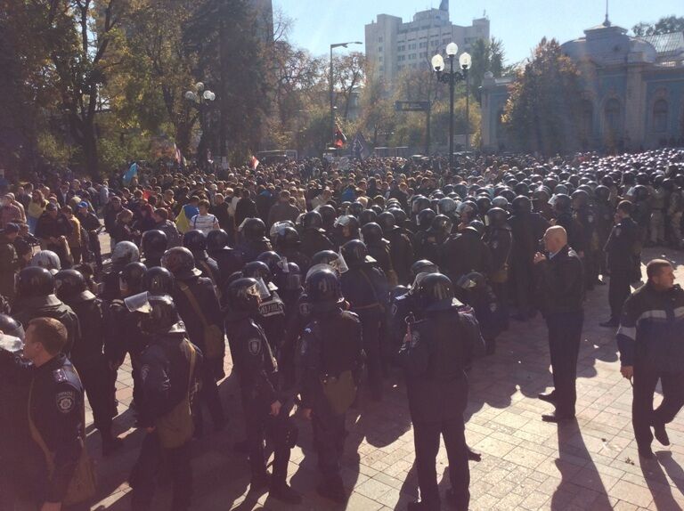 Беспорядки возле Верховной Рады прекратились