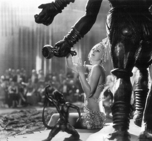 Последний день Мата Хари. Сильное фото расстрела женщины, о которой мечтали сотни мужчин