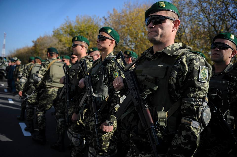 Яценюк: "Стена" нужна Украине для безвизового режима с ЕС и членства в НАТО