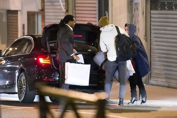 Роберт Паттинсон завел новую девушку и начал барыжить