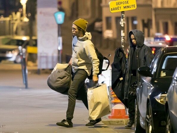 Роберт Паттинсон завел новую девушку и начал барыжить