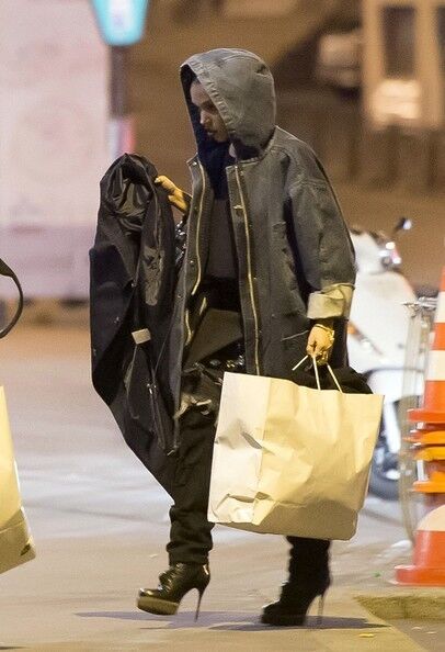 Роберт Паттинсон завел новую девушку и начал барыжить