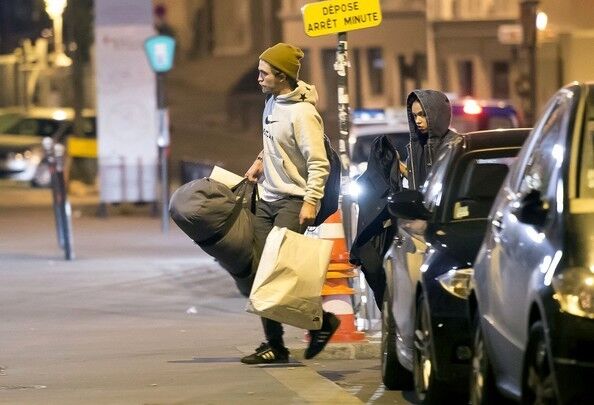 Роберт Паттинсон завел новую девушку и начал барыжить