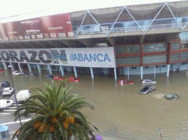 В Испании затопило стадион "Сельты": видео бедствия