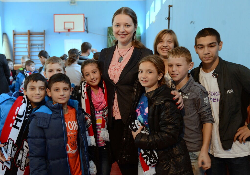 Фонд Колесникова снабдил закарпатских детей шапками, куртками  и шарфами