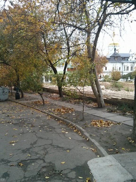 В заповеднике "София Киевская" рухнула стена