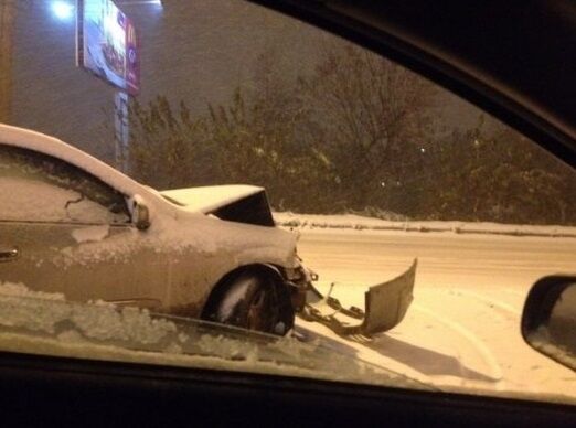 В Ижевске сильный снегопад парализовал движение: опубликованы фото