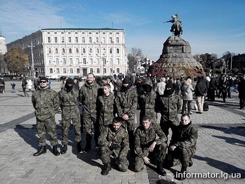 Сотня новобранцев "Азова" отправилась в зону АТО: опубликованы фото и видео