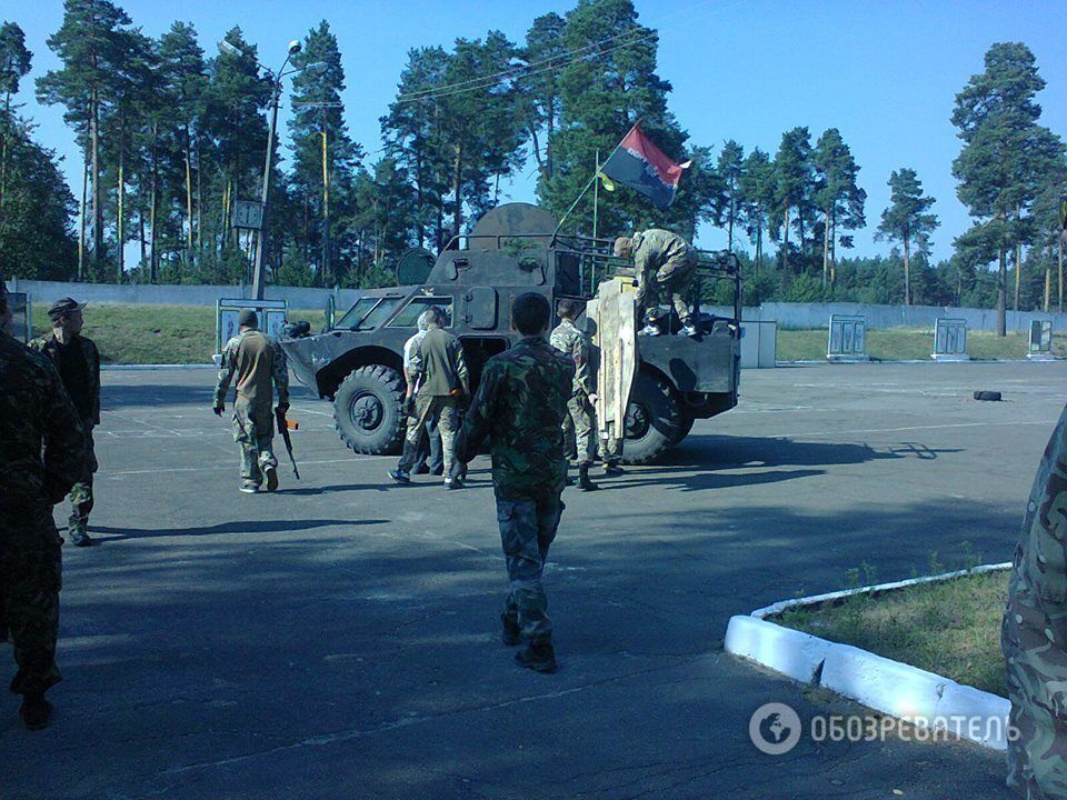 "Кіборг" про бої в донецькому аеропорту: уцілів тільки бокс з літаком Ахметова