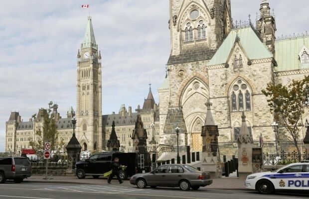 Стрельба в парламенте Канады: злоумышленник убит, пострадавший скончался