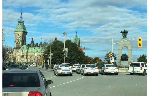 Стрельба в парламенте Канады: злоумышленник убит, пострадавший скончался