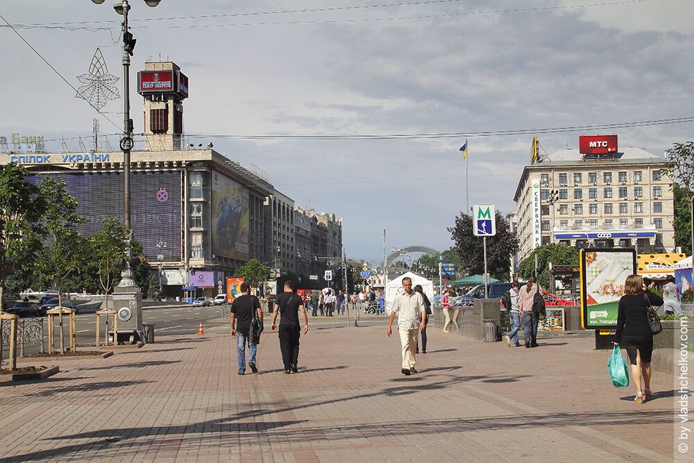 В сети появилась подборка фото Крещатика до Евромайдана