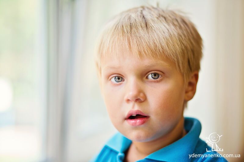 Мир малышей с аутизмом. Богдан радуется людям, но не может с ними общаться 