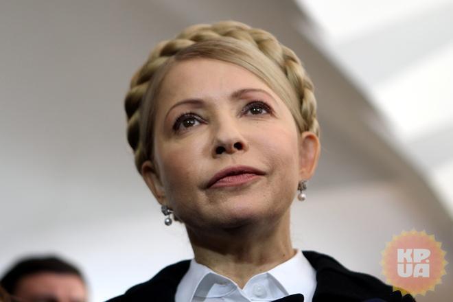 Семья Тимошенко приехала голосовать на разных машинах