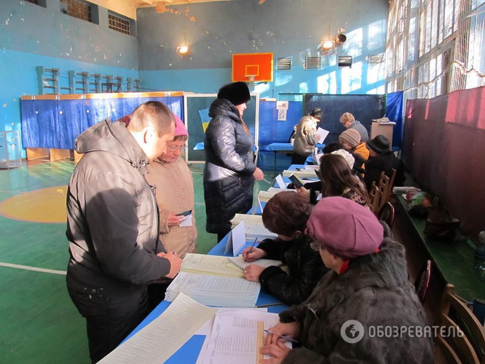 Люди авторитета выступили против присутствия на выборах бойцов "Днепр-1"