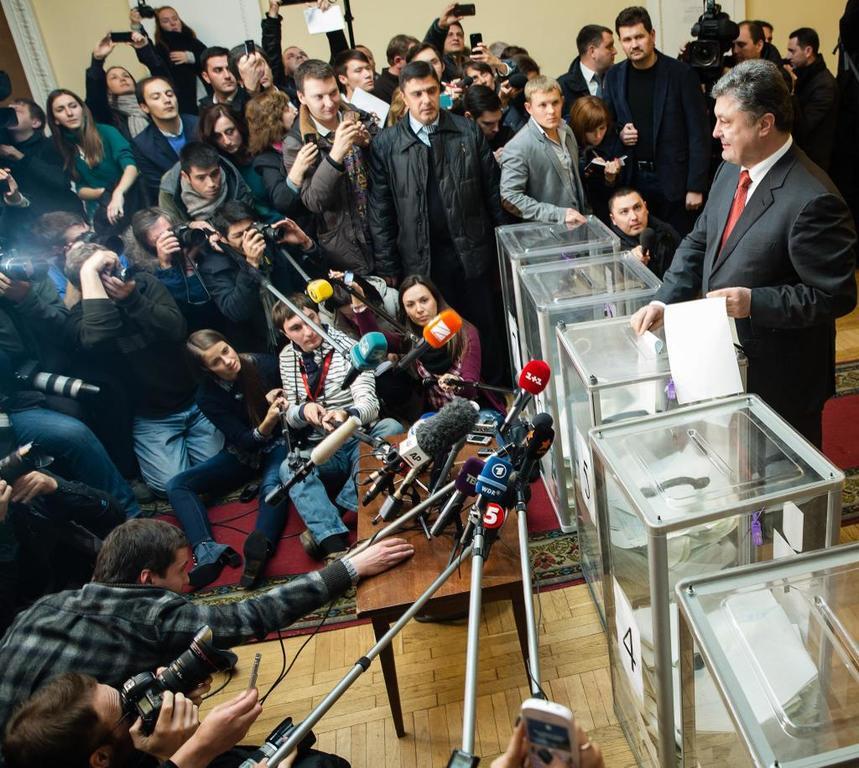 Порошенко проголосовал на выборах в Раду
