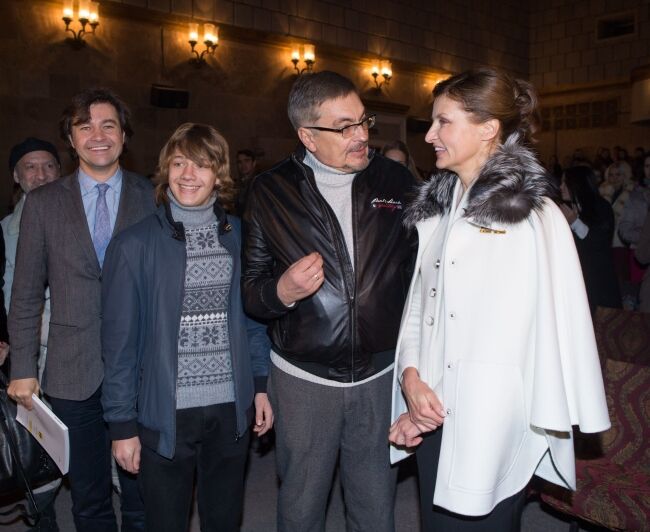 Образ дня. Марина Порошенко в стильном белом пальто с мехом