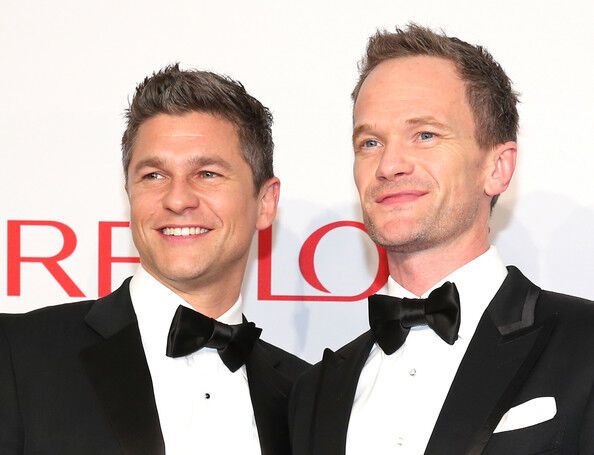 Мужики не танцуют, мужики берут друг дружку на ручки