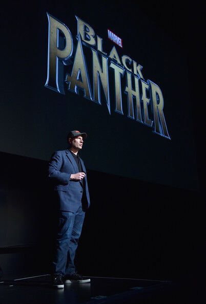 Железный человек и Капитан Америка сцепились прямо на сцене