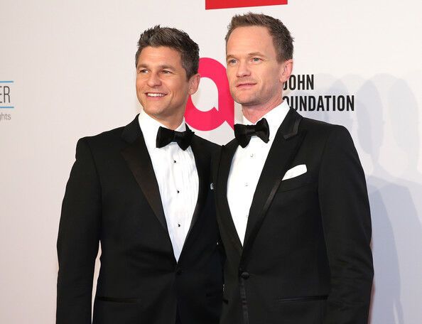 Мужики не танцуют, мужики берут друг дружку на ручки