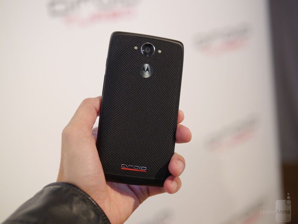  Motorola выпустила турбо-смартфон: топовое железо и начинка