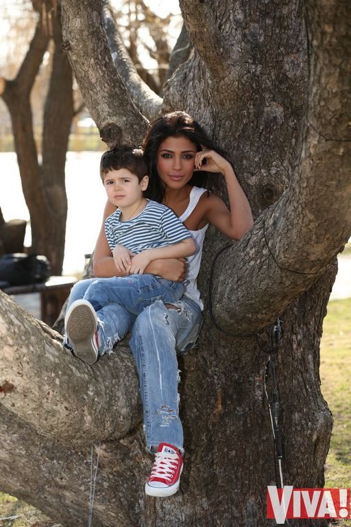 Сын Санты Димопулос растет настоящим красавцем