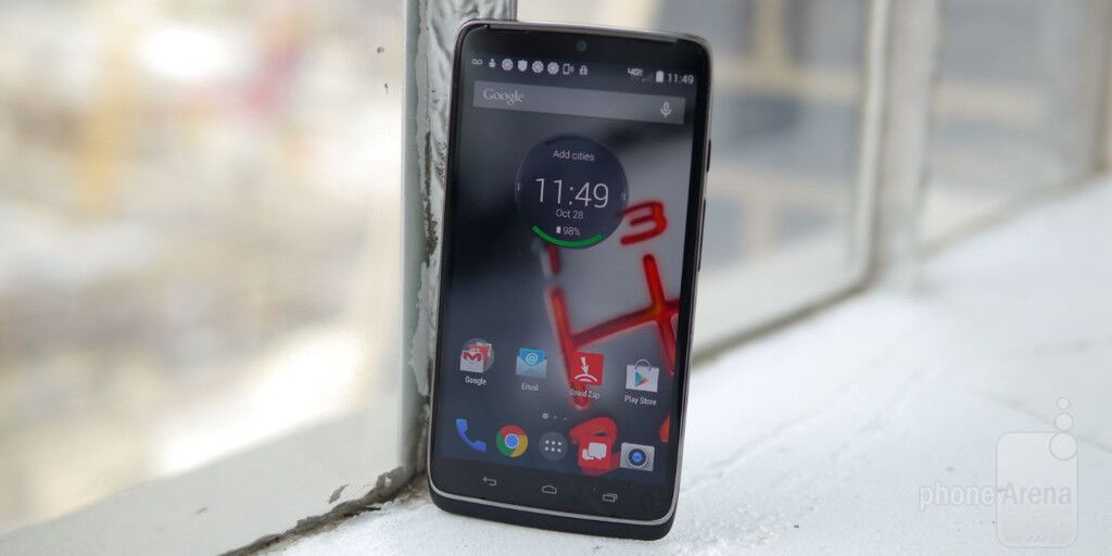  Motorola выпустила турбо-смартфон: топовое железо и начинка