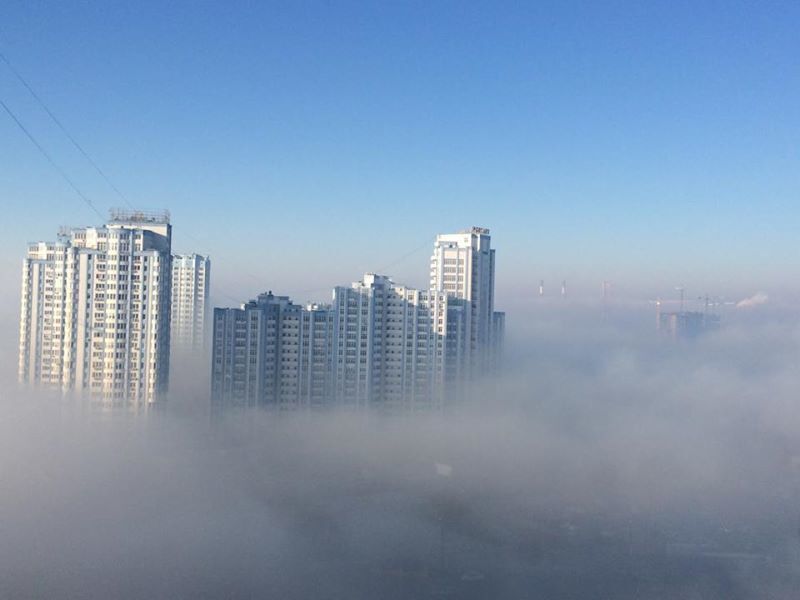 В соцсетях появились свежие фото Киева в тумане